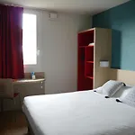 Kyriad Direct Mont De Marsan - St Avit
