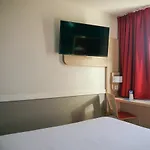 Kyriad Direct Mont De Marsan - St Avit
