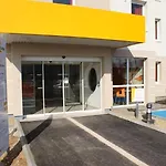 Kyriad Direct Mont De Marsan - St Avit Saint-Avit