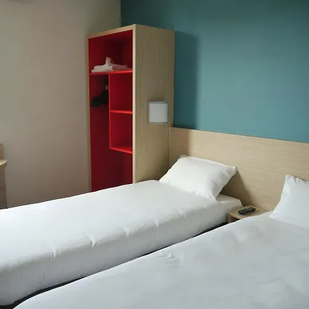 Hotel Kyriad Direct Mont De Marsan - St Avit Saint-Avit (Landes)