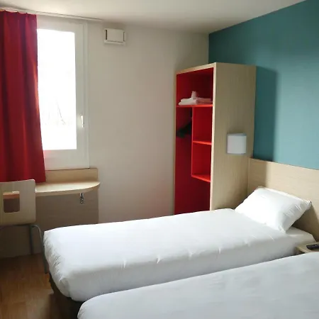 Kyriad Direct Mont De Marsan - St Avit Szálloda Saint-Avit