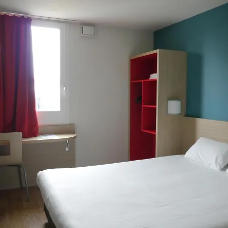 Kyriad Direct Mont De Marsan - St Avit 酒店