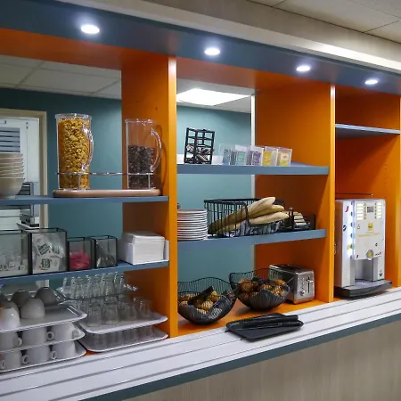 Kyriad Direct Mont De Marsan - St Avit Hotel