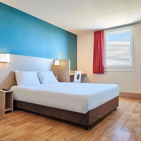 Kyriad Direct Mont De Marsan - St Avit 2*