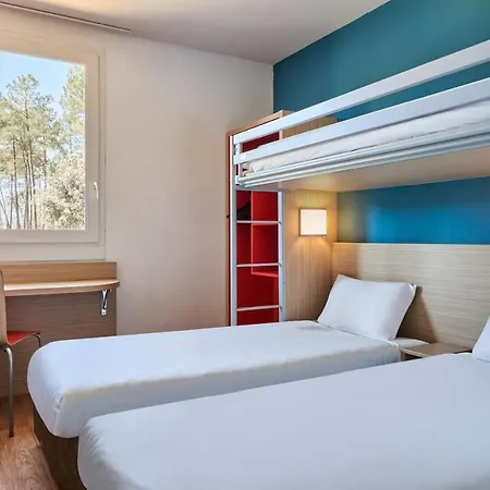 Kyriad Direct Mont De Marsan - St Avit Saint-Avit