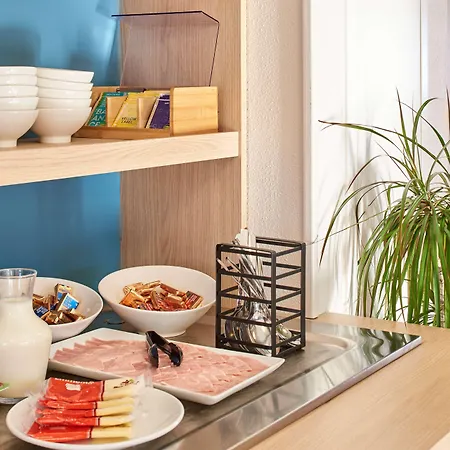 فندق Kyriad Direct Mont De Marsan - St Avit 2*