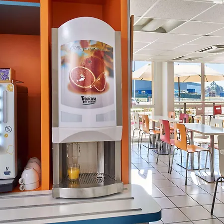 Kyriad Direct Mont De Marsan - St Avit Saint-Avit (Landes)