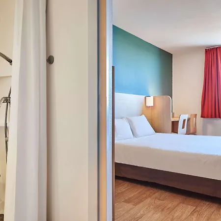 Hotel Kyriad Direct Mont De Marsan - St Avit 2*