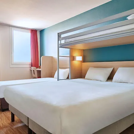 Kyriad Direct Mont De Marsan - St Avit Saint-Avit