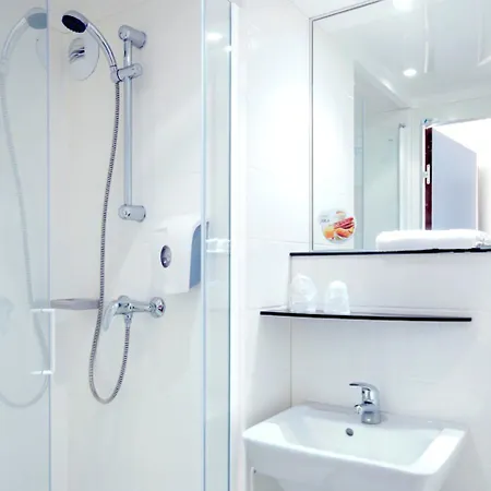 فندق Kyriad Direct Mont De Marsan - St Avit