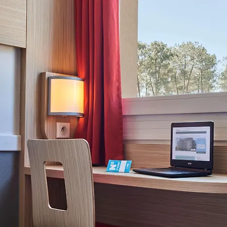 Kyriad Direct Mont De Marsan - St Avit Hotel 2*