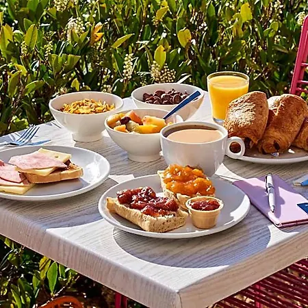Kyriad Direct Mont De Marsan - St Avit Hotel