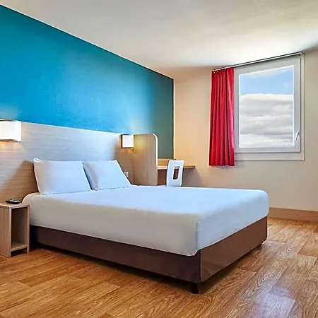 Hotel Kyriad Direct Mont De Marsan - St Avit Saint-Avit (Landes)