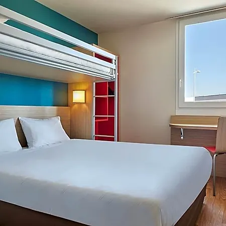 Hotel Kyriad Direct Mont De Marsan - St Avit Saint-Avit (Landes)