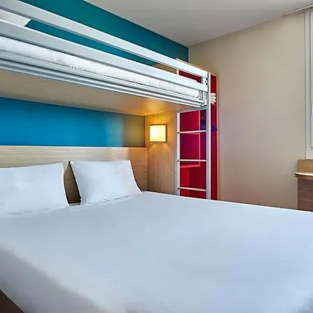 Kyriad Direct Mont De Marsan - St Avit Hotel