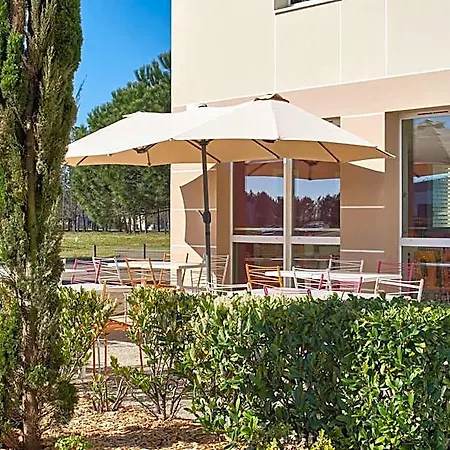 Kyriad Direct Mont De Marsan - St Avit Hotel 2*