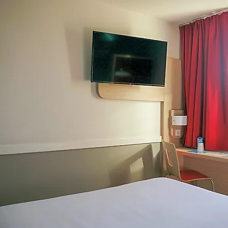 Hotel Kyriad Direct Mont De Marsan - St Avit 2*