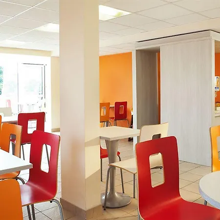 فندق Kyriad Direct Mont De Marsan - St Avit 2*