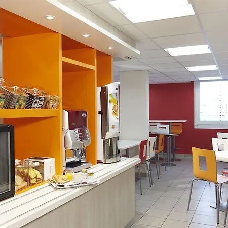 Kyriad Direct Mont De Marsan - St Avit Saint-Avit (Landes)