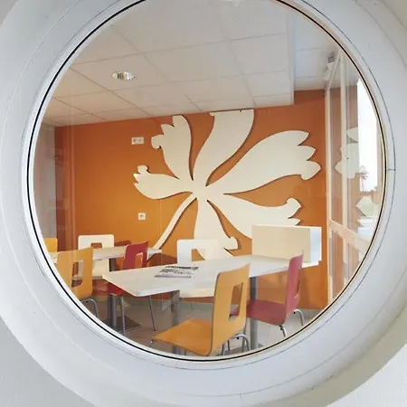 Kyriad Direct Mont De Marsan - St Avit 酒店