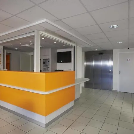 Kyriad Direct Mont De Marsan - St Avit 2*