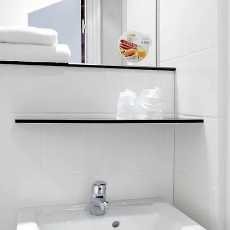 Hotel Kyriad Direct Mont De Marsan - St Avit 2*