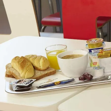 فندق Kyriad Direct Mont De Marsan - St Avit 2*