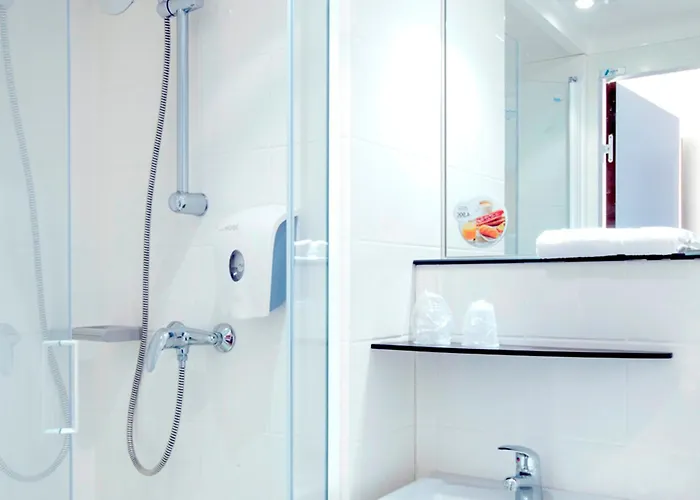 Hotel Kyriad Direct Mont De Marsan - St Avit 2*