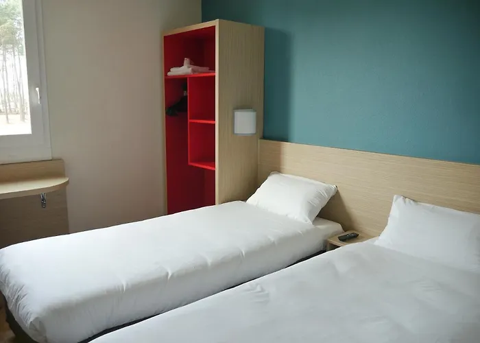 Hotel Kyriad Direct Mont De Marsan - St Avit Saint-Avit (Landes)