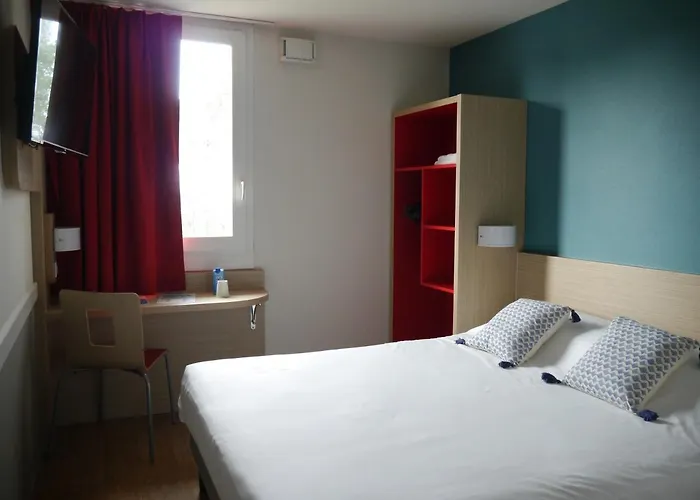 Kyriad Direct Mont De Marsan - St Avit