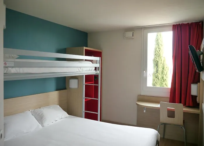 Kyriad Direct Mont De Marsan - St Avit Saint-Avit