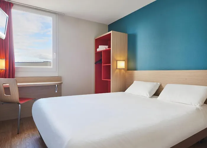 Hotel Kyriad Direct Mont De Marsan - St Avit 2*