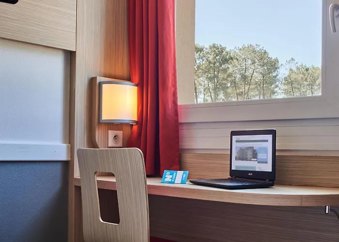 Hotel Kyriad Direct Mont De Marsan - St Avit 2*