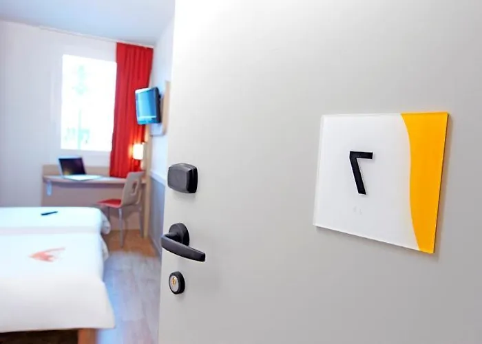 Hotel Kyriad Direct Mont De Marsan - St Avit Saint-Avit (Landes)