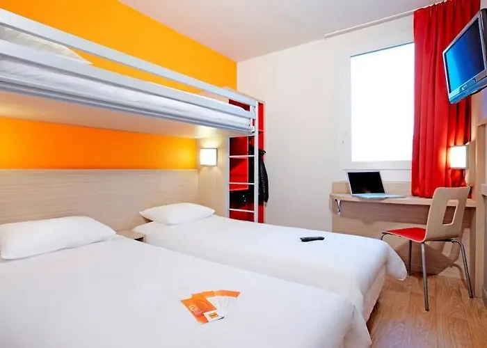 Hotel Kyriad Direct Mont De Marsan - St Avit