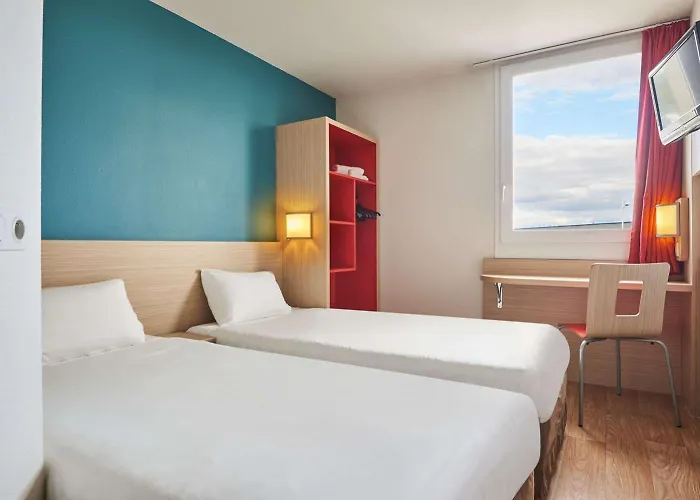Kyriad Direct Mont De Marsan - St Avit Szálloda 2*