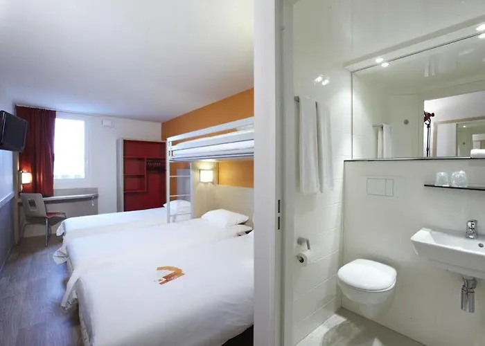 Kyriad Direct Mont De Marsan - St Avit