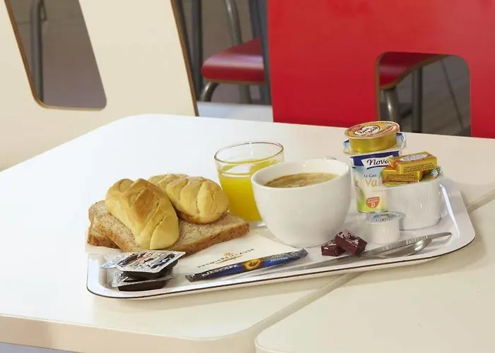 Hotel Kyriad Direct Mont De Marsan - St Avit 2*