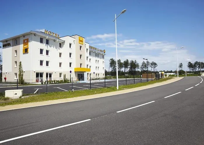 Kyriad Direct Mont De Marsan - St Avit Hotel