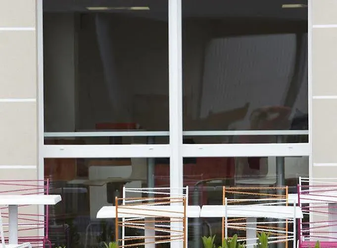 Hotel Kyriad Direct Mont De Marsan - St Avit